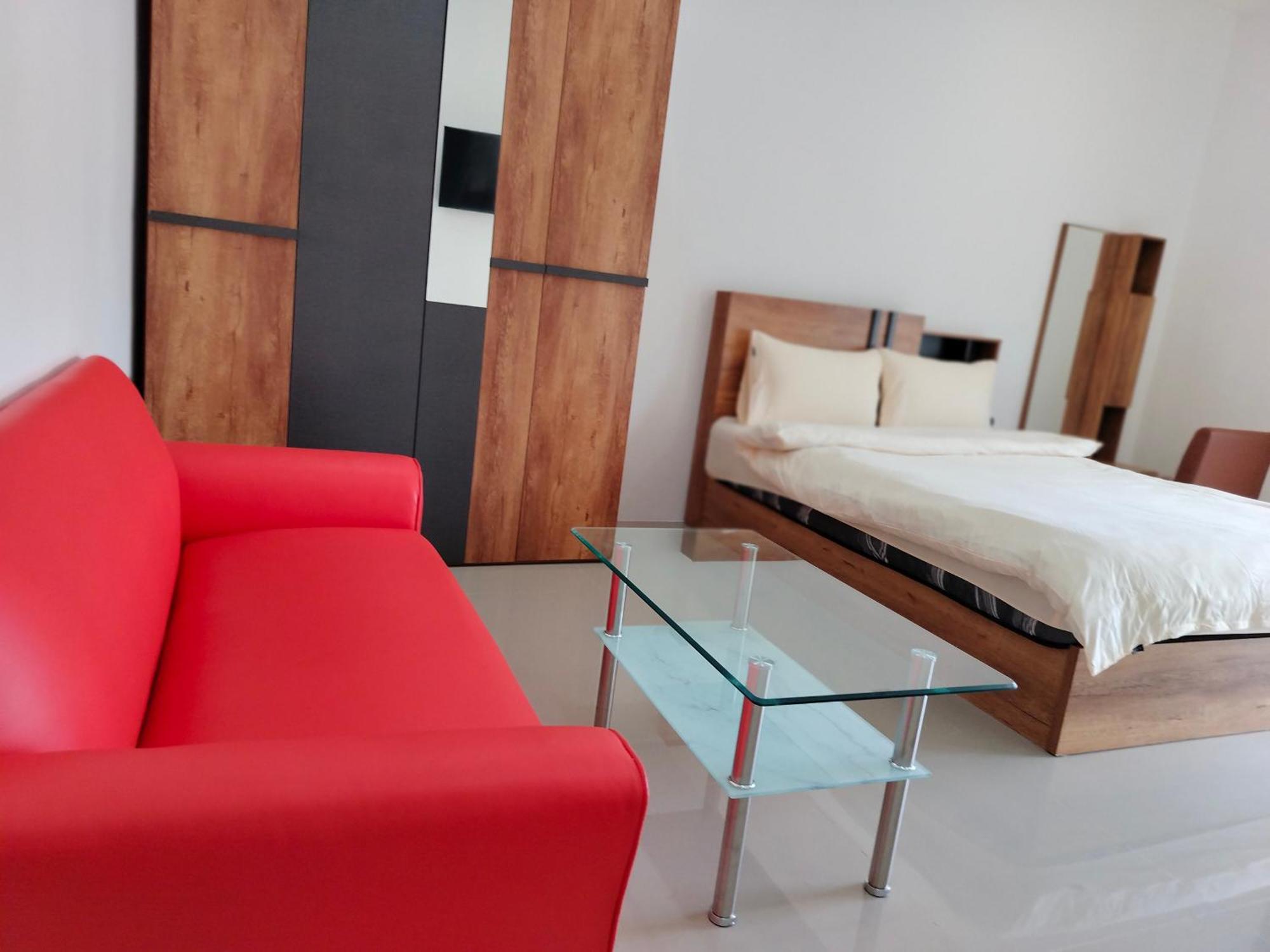 Taxim Residence Boutique Hotel Patong Exterior photo