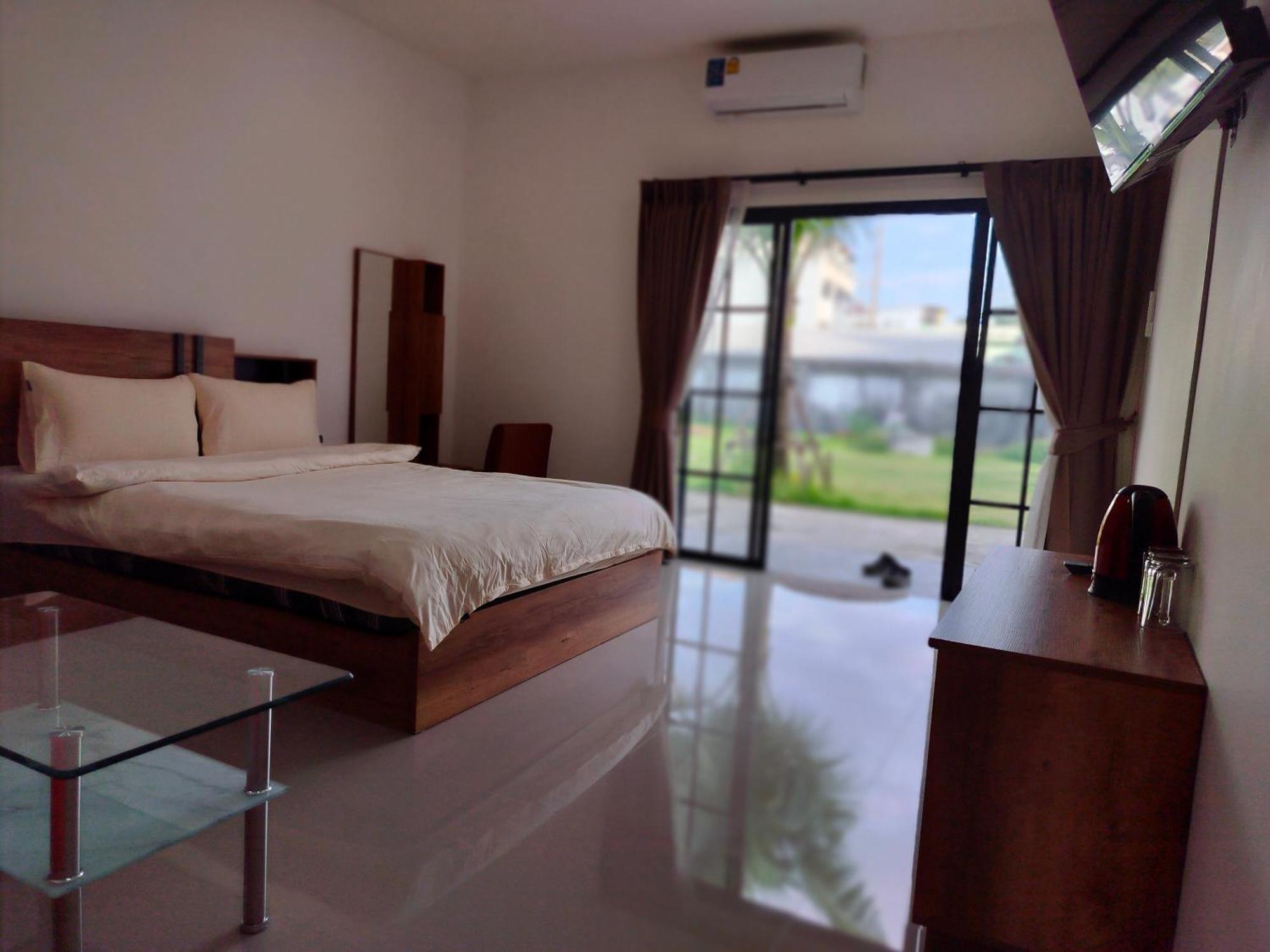 Taxim Residence Boutique Hotel Patong Exterior photo