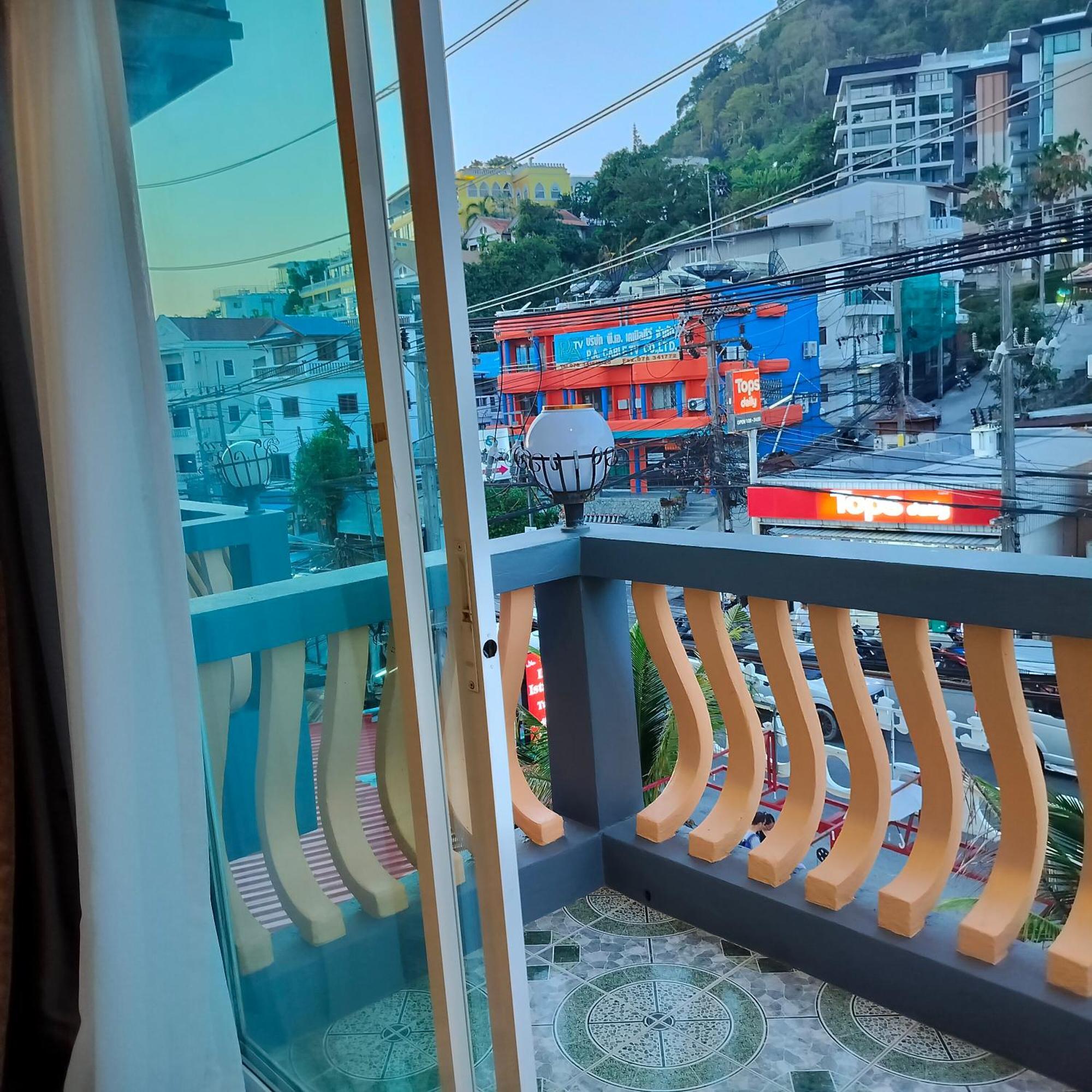 Taxim Residence Boutique Hotel Patong Exterior photo