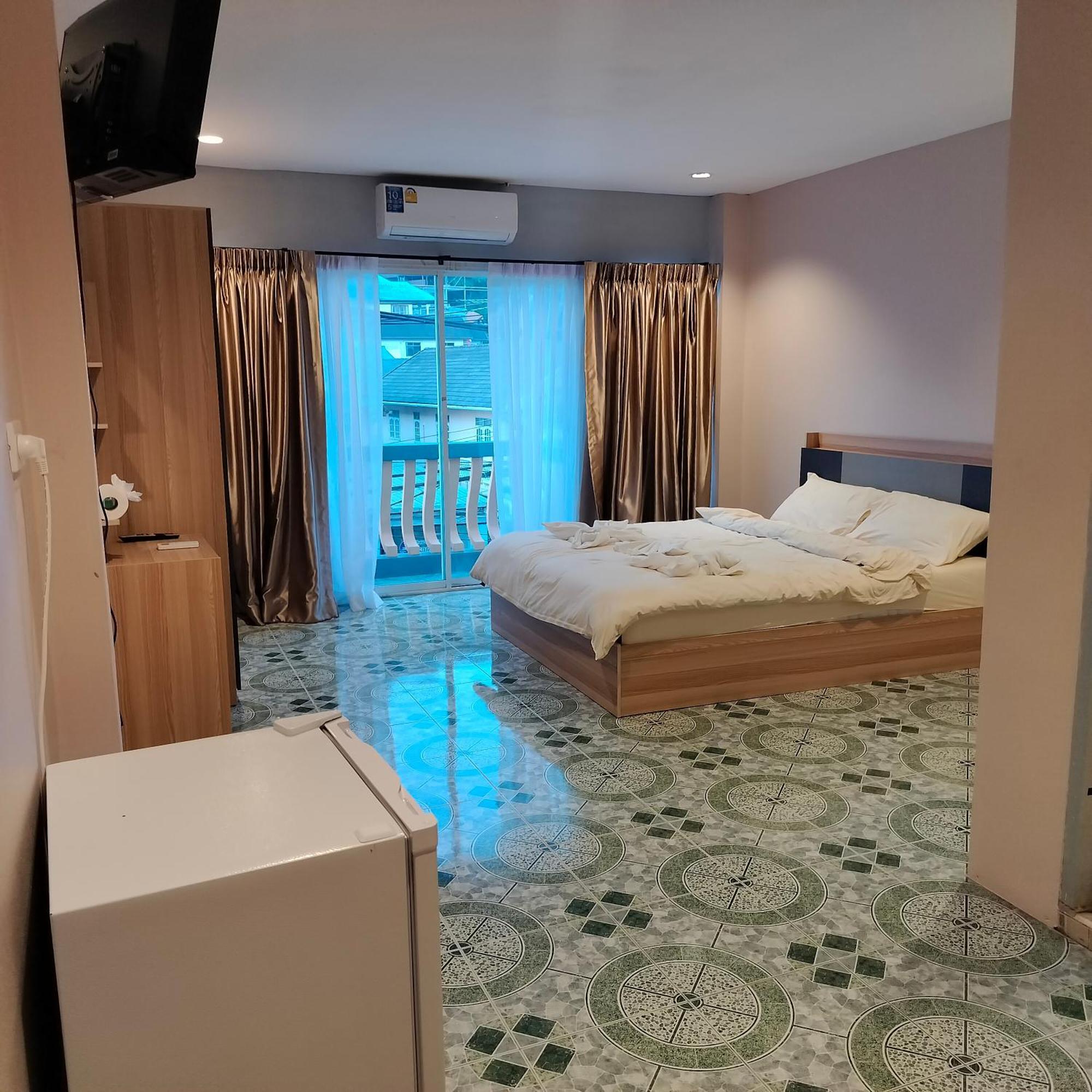 Taxim Residence Boutique Hotel Patong Exterior photo