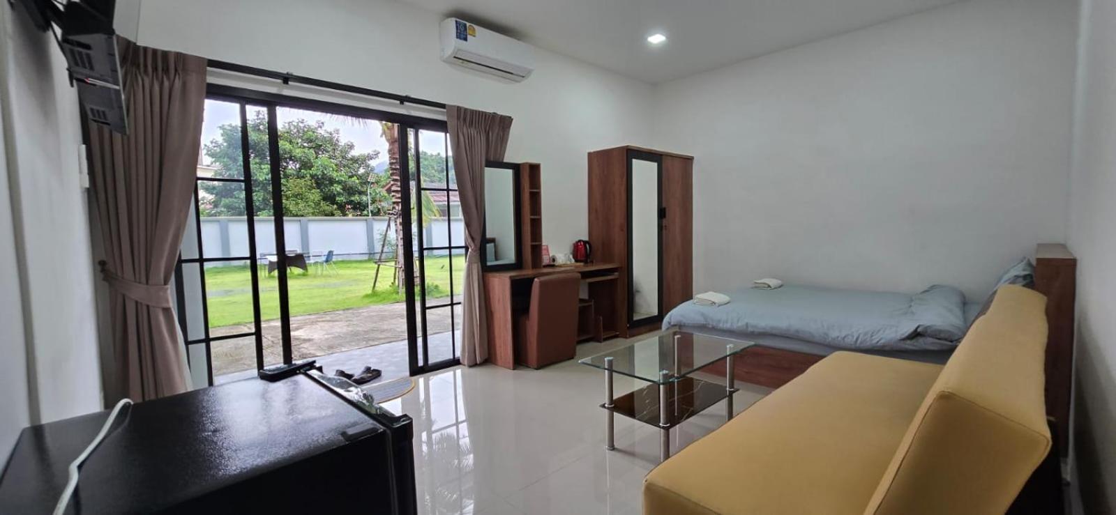 Taxim Residence Boutique Hotel Patong Exterior photo