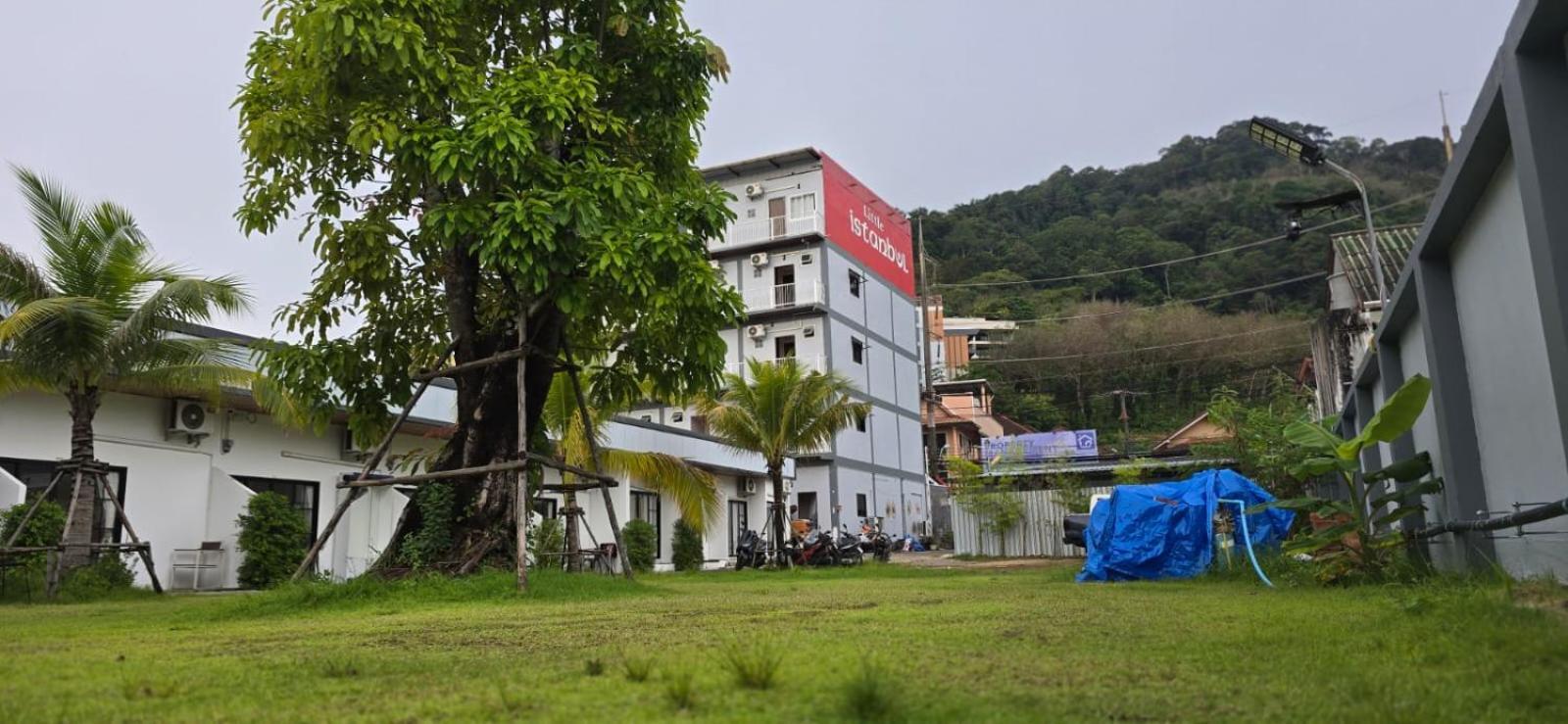 Taxim Residence Boutique Hotel Patong Exterior photo