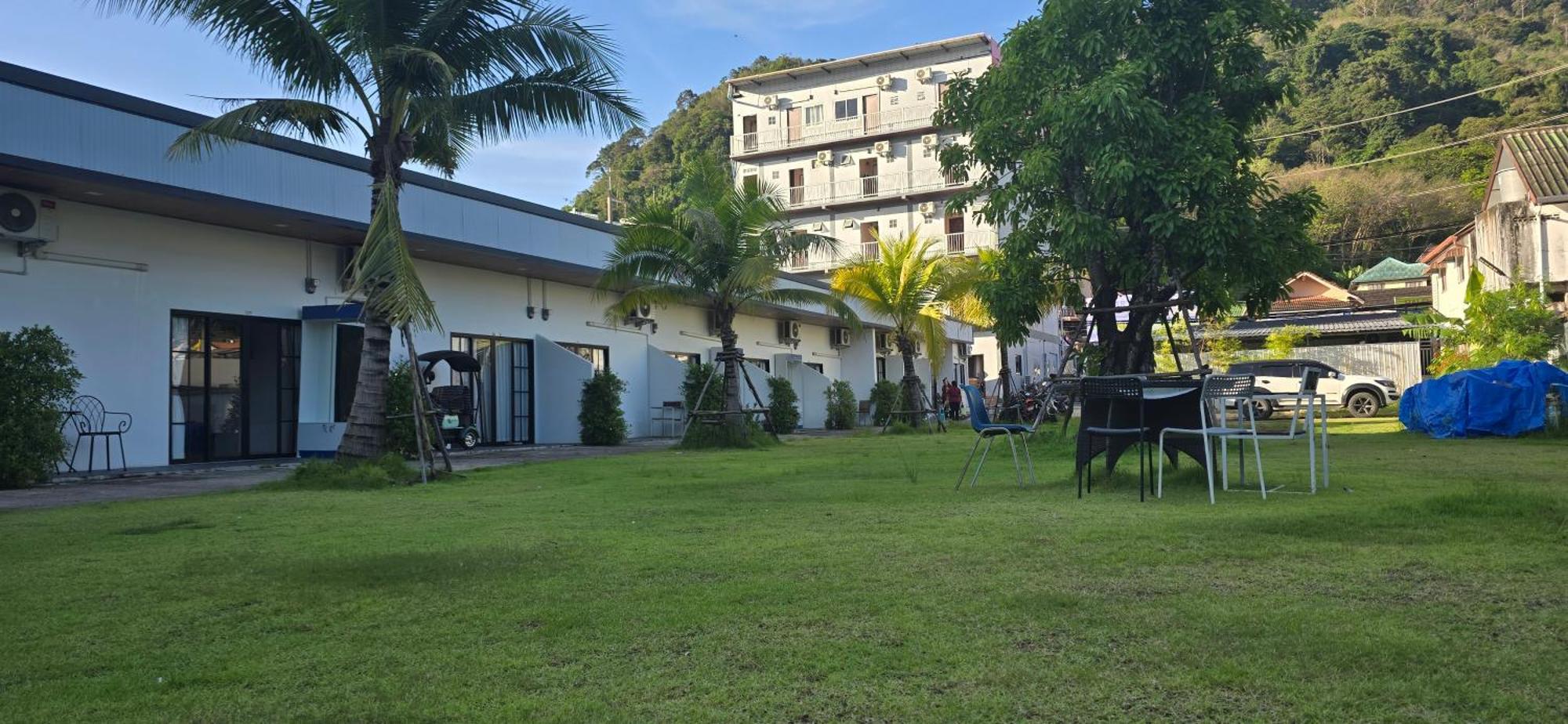 Taxim Residence Boutique Hotel Patong Exterior photo