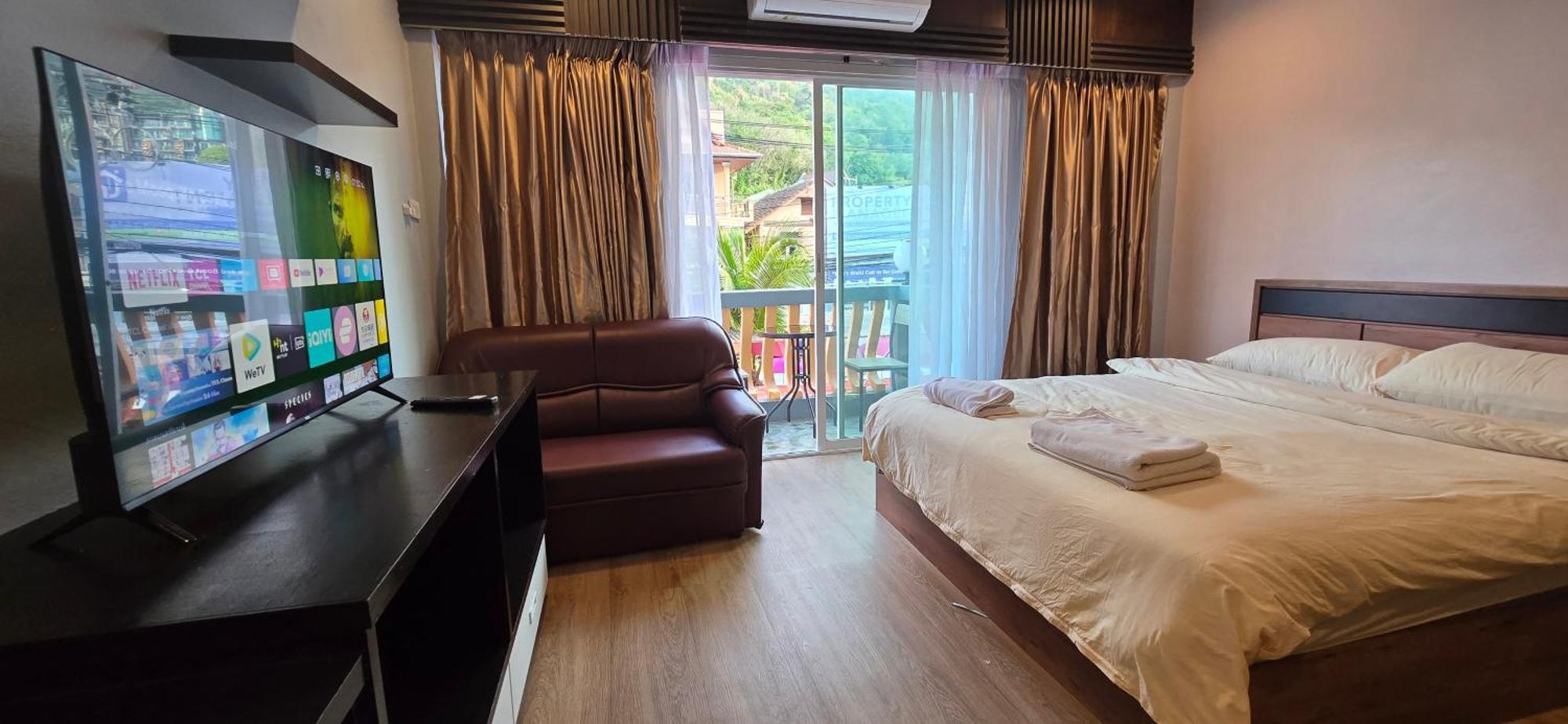 Taxim Residence Boutique Hotel Patong Exterior photo
