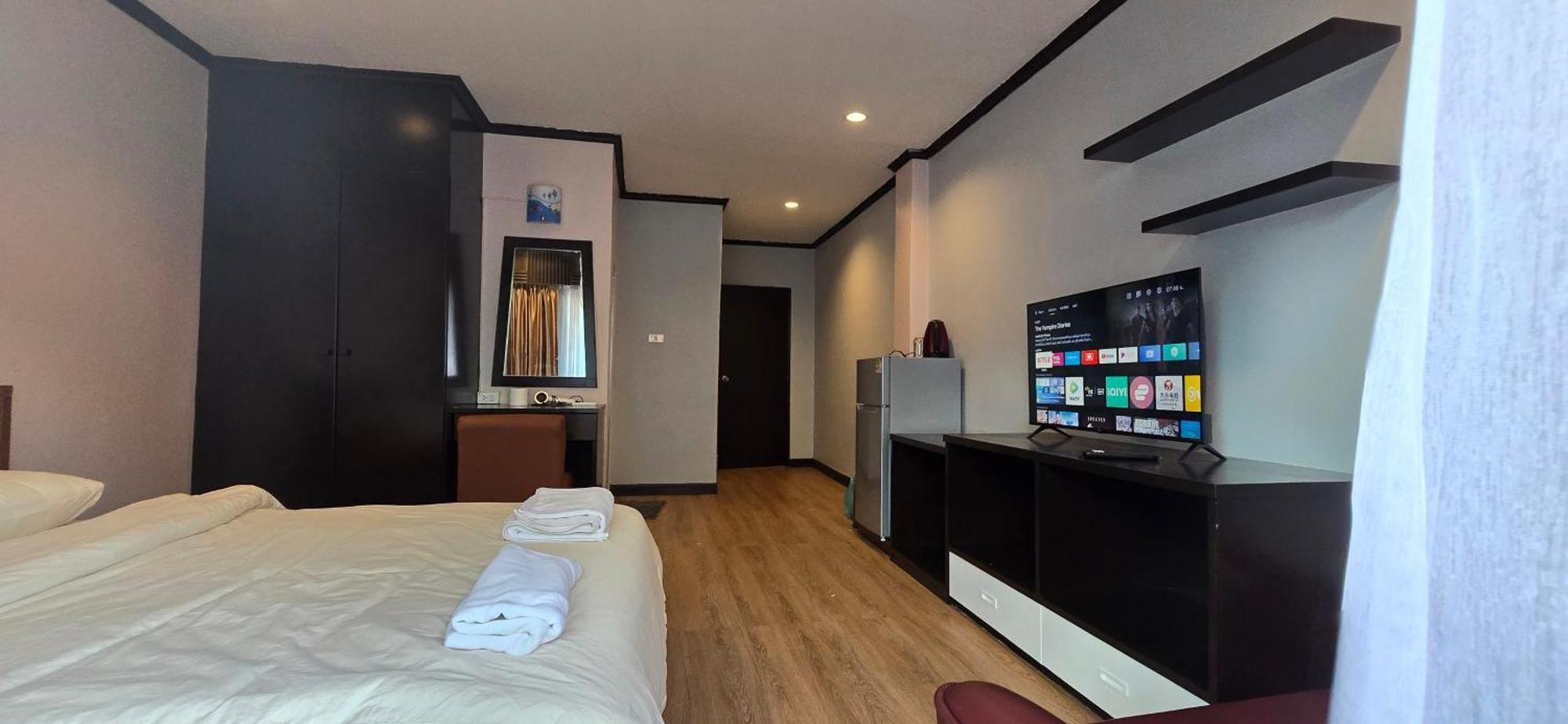 Taxim Residence Boutique Hotel Patong Exterior photo